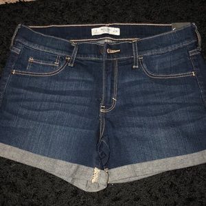 Abercrombie and Fitch Low Rise 4’’ shorts